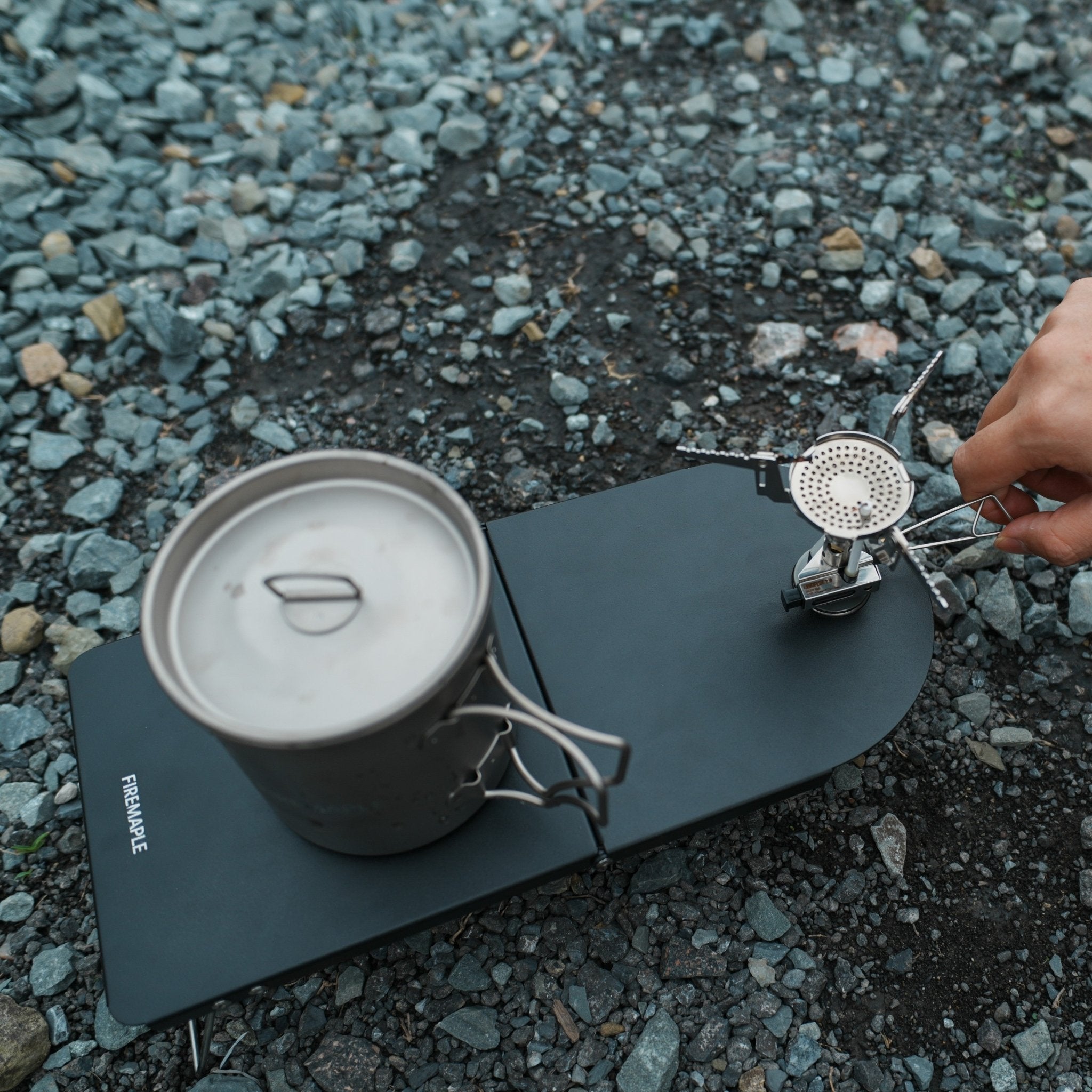 petrel-ultralight-folding-table-483928